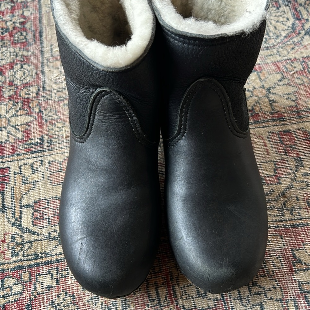No. 6 5” Pull On Shearling Clog Boot (Size 40 But… - image 2